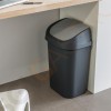 Curver Abfalleimer mit Schwingdeckel schwarz 25L Kapazität: 25L | Polypropylen Curver Abfalleimer mit Schwingdeckel schwarz 25L Kapazität: 25L | Polypropylen
